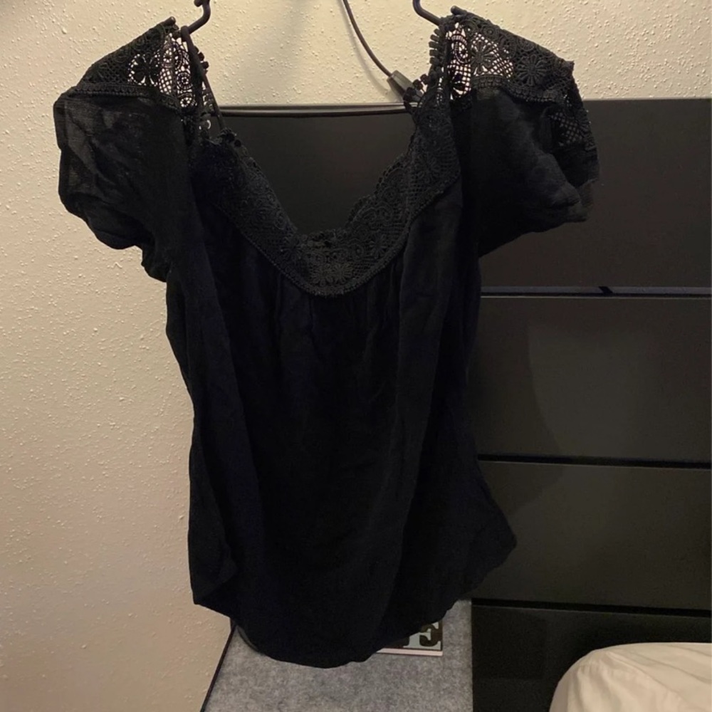 Black shoulder blouse size L